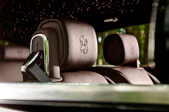 Фото | Арабские надписи в Rolls-Royce Phantom Coupe