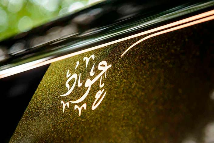 Фото | Надпись на арабском языке на кузове Rolls-Royce
