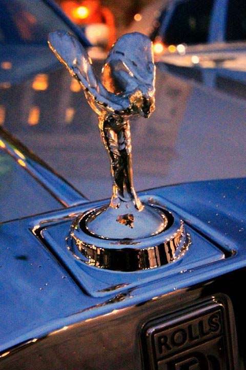 Фото | Статуэтка на капоте Rolls-Royce Phantom