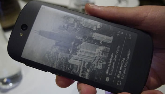 Журнал Forbes высоко оценил YotaPhone 2