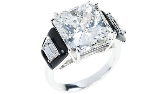 Дизайнер Никос Коулис показал ювелирные обручальные кольца