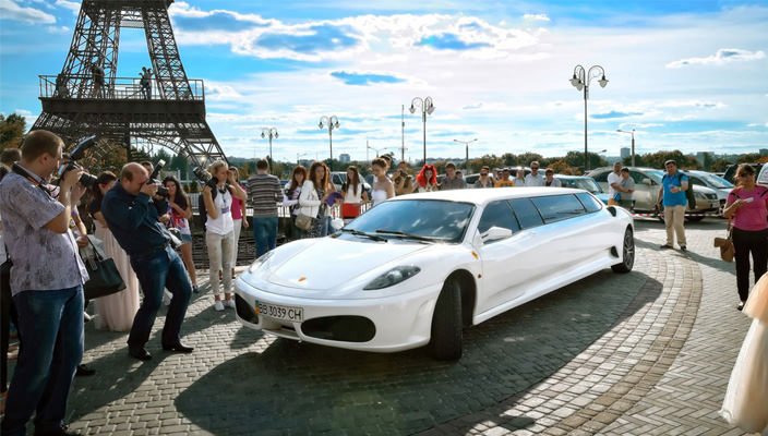 Лимузин на прокат в Харькове. Где найти лимузин на свадьбу?