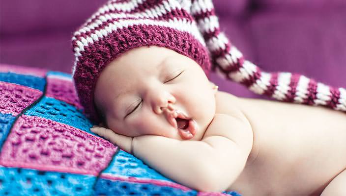 Малыш в шапочке