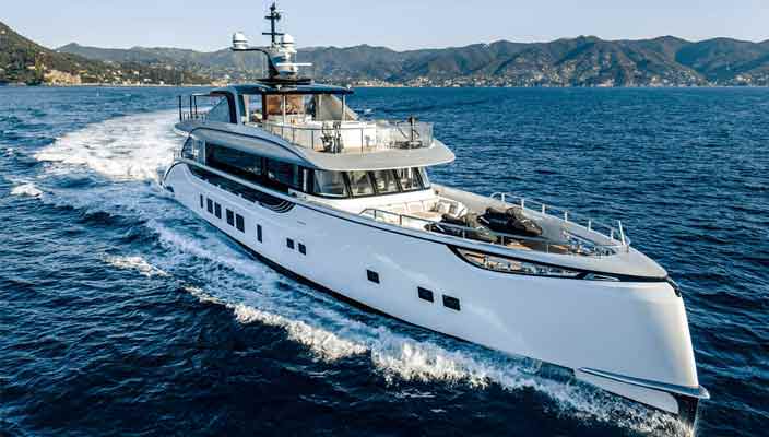 Суперъяхта Dynamic D4 Jetsetter | фото, цена, характеристики