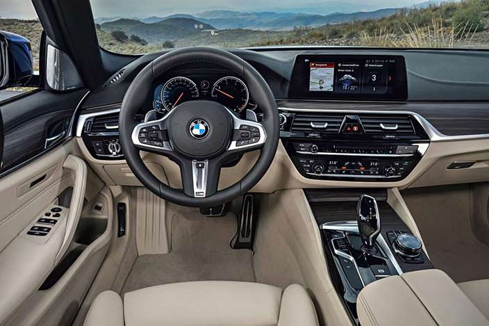 Фото салона BMW 5-Series Touring G31