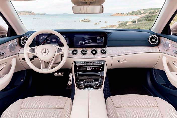 Салон Mercedes-Benz E-Class Convertible