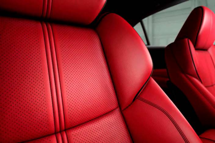 Фото | Сиденья из красной кожи в салоне Acura TLX