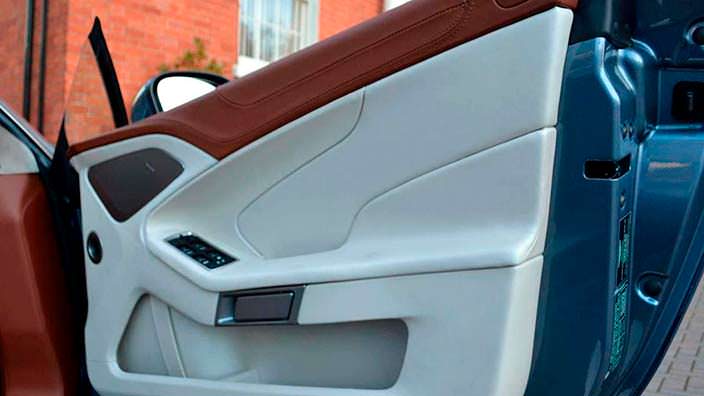 Фото | Обшивка двери Aston Martin Vanquish Volante AM37