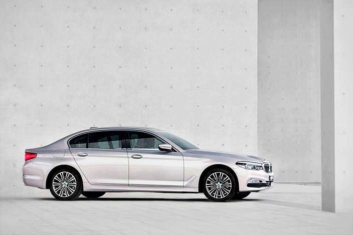 Удлиненный седан BMW 5-Series Li нового поколения 2018