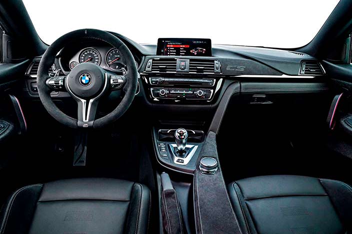 Фото салона BMW M4 CS