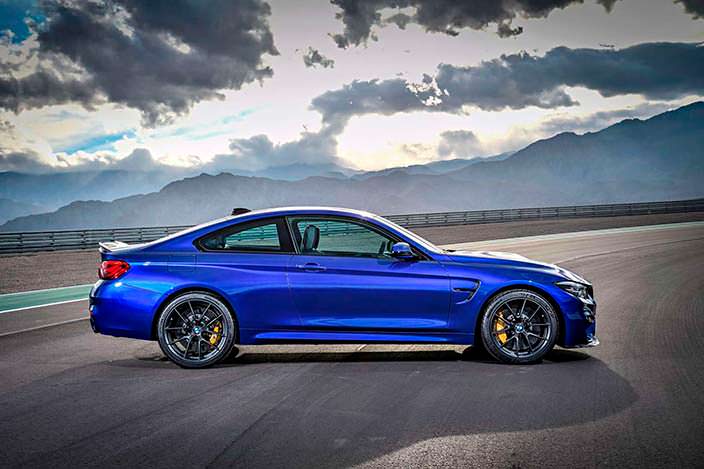 Фото | Синяя BMW M4 CS цвета Frozen Dark Blue II
