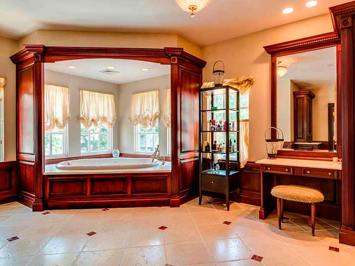 Фото | Огромная ванная комната в доме на Лонг-Айленде