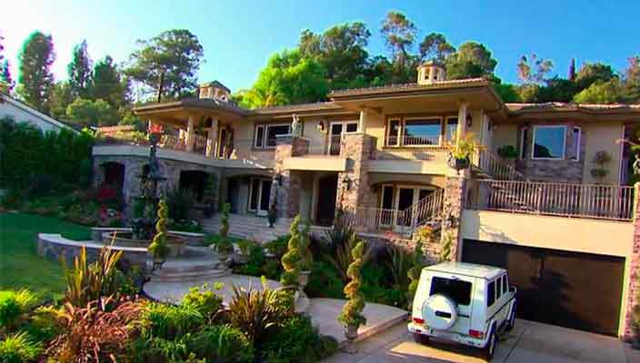 Крис Дженнер продает дом в Лос-Анджелесе | фото и цена
