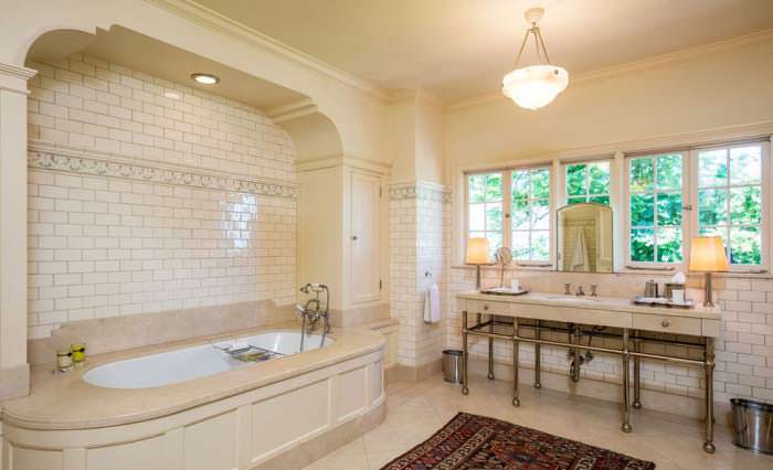 Фото | Ретро-дизайн ванной комнаты в голливудском доме
