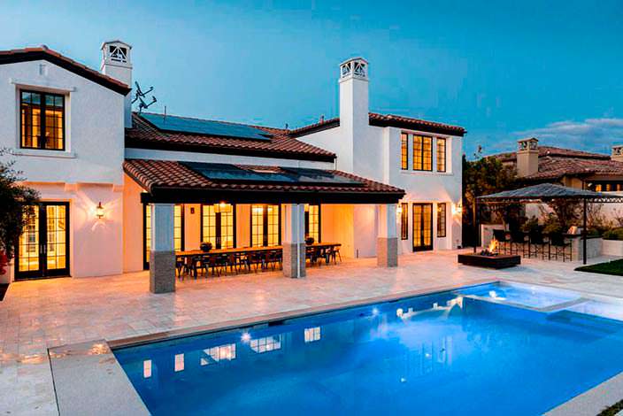 Фото | Дом с бассейном в Калифорнии модели Кайли Дженнер