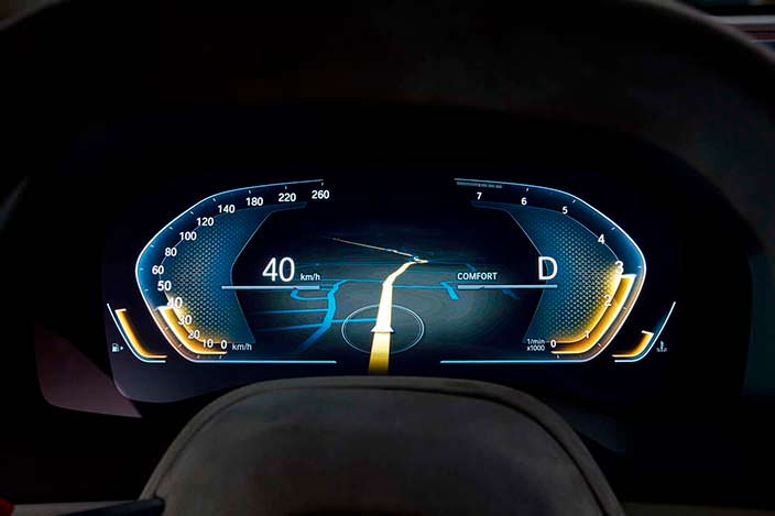 Цифровая приборная панель BMW 8-Series Coupe 2017 года