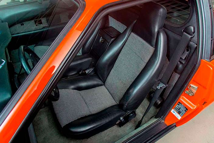 Кожаные сиденья с боковой поддержкой BMW M1