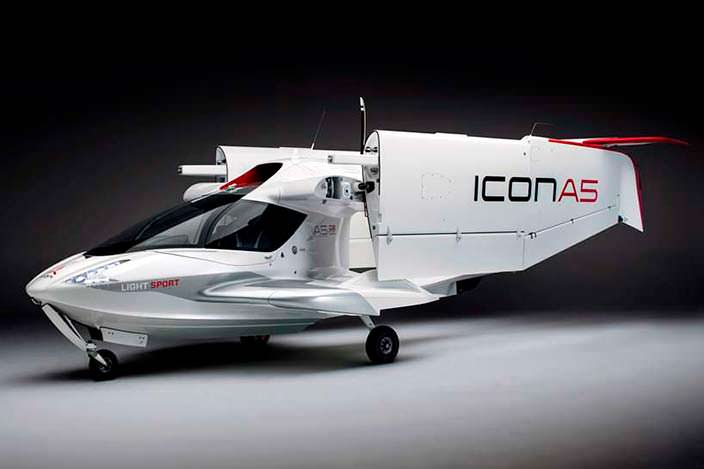 Частный двухместный самолет ICON A5 со складными крыльями