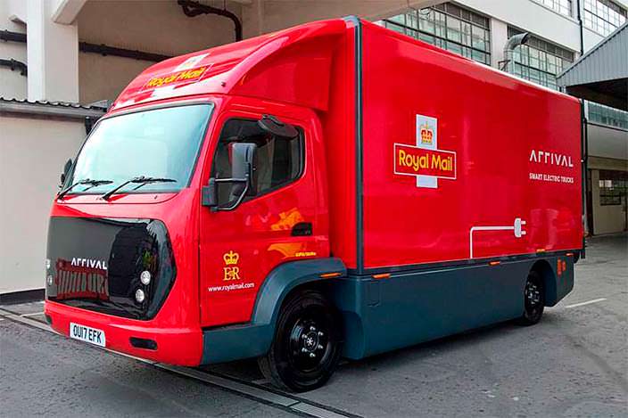 Электрический почтовый грузовик Royal Mail и Arrival