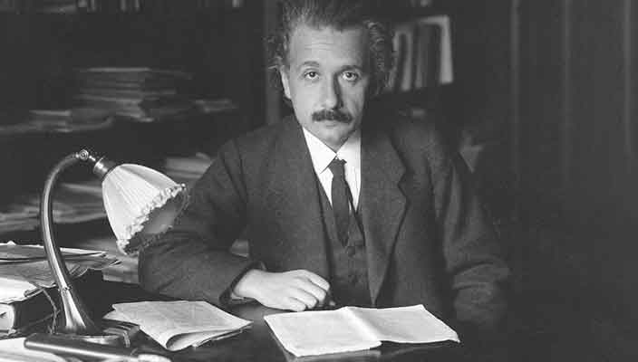 Письмо Эйнштейна с размышлениями о Боге уйдет с молотка