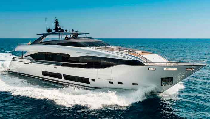 Fipa Group доставила клиент яхту Harmony серии Maiora 36