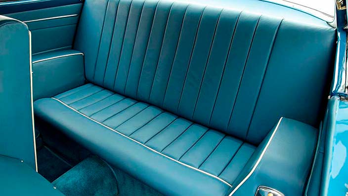 Задний диван Chrysler Ghia Special Coupe