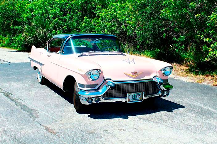 Розовый Cadillac матери Элвиса Пресли Глэдис