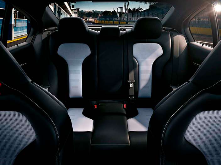 Задние сиденья BMW M3 CS