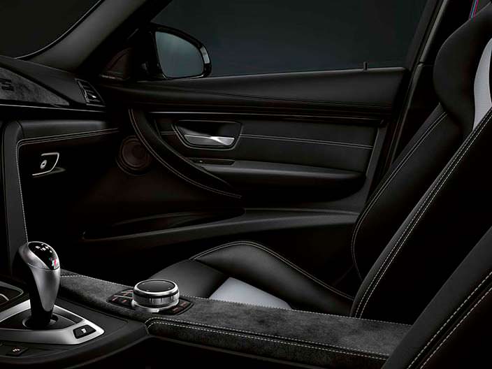 Дизайн интерьера BMW M3 CS