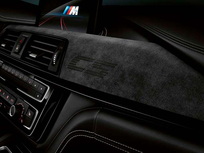 Интерьер BMW M3 CS
