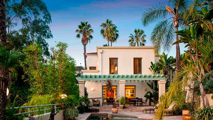 Дом с бассейном актрисы Хэлли Берри в Голливуде