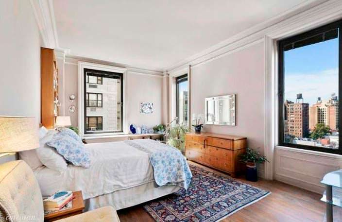 Угловая спальня в квартире на Манхэттене