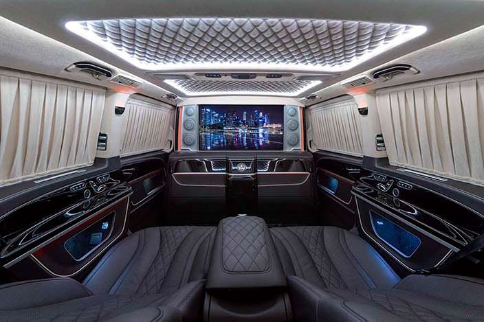Салон с большим телевизором Mercedes V-Class. Тюнинг TopCar
