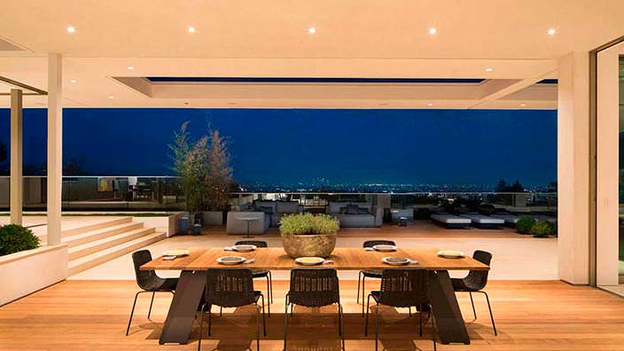 Дом в Бэль-Эйр с панорамным видом на Лос-Анджелес