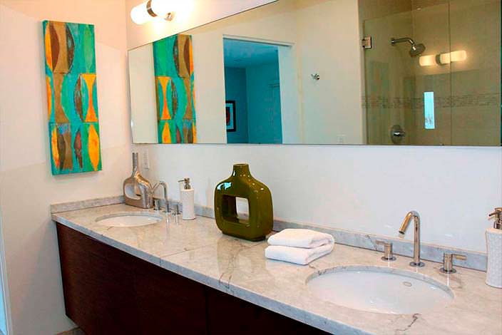 Дизайн ванной комнаты в доме Джоша Дюамеля