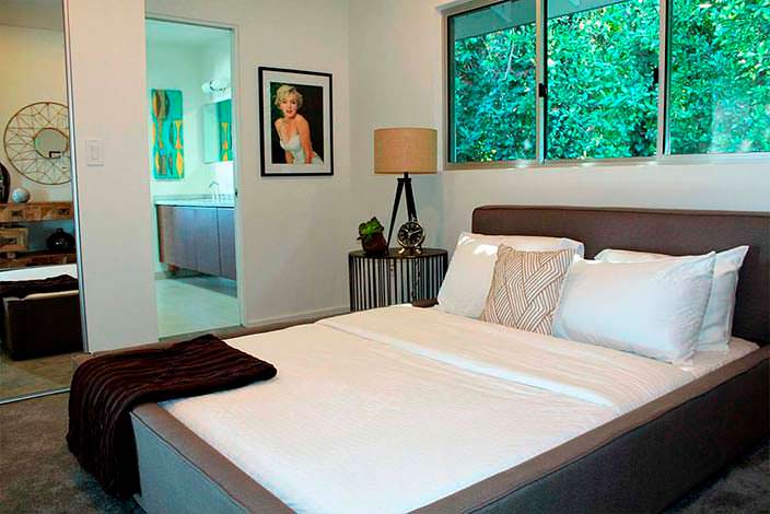 Картина Мерилин Монро в дизайне спальни