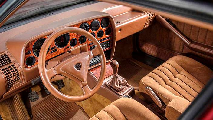 Кожаный салон Lancia Thema 8.32 Series 1