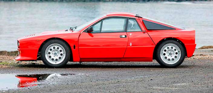 Красная Lancia 037 Stradale