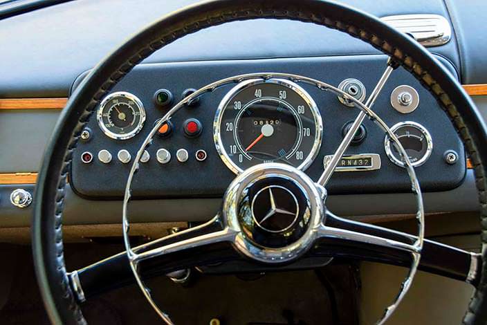 Классический интерьер Mercedes-Benz O 319
