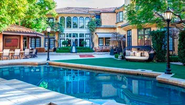 Чарли Шин продает дом в Лос-Анджелесе по цене $10 млн | фото