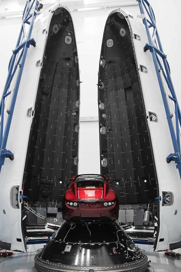 Tesla Roadster улетел к Марсу на ракете Falcon Heavy
