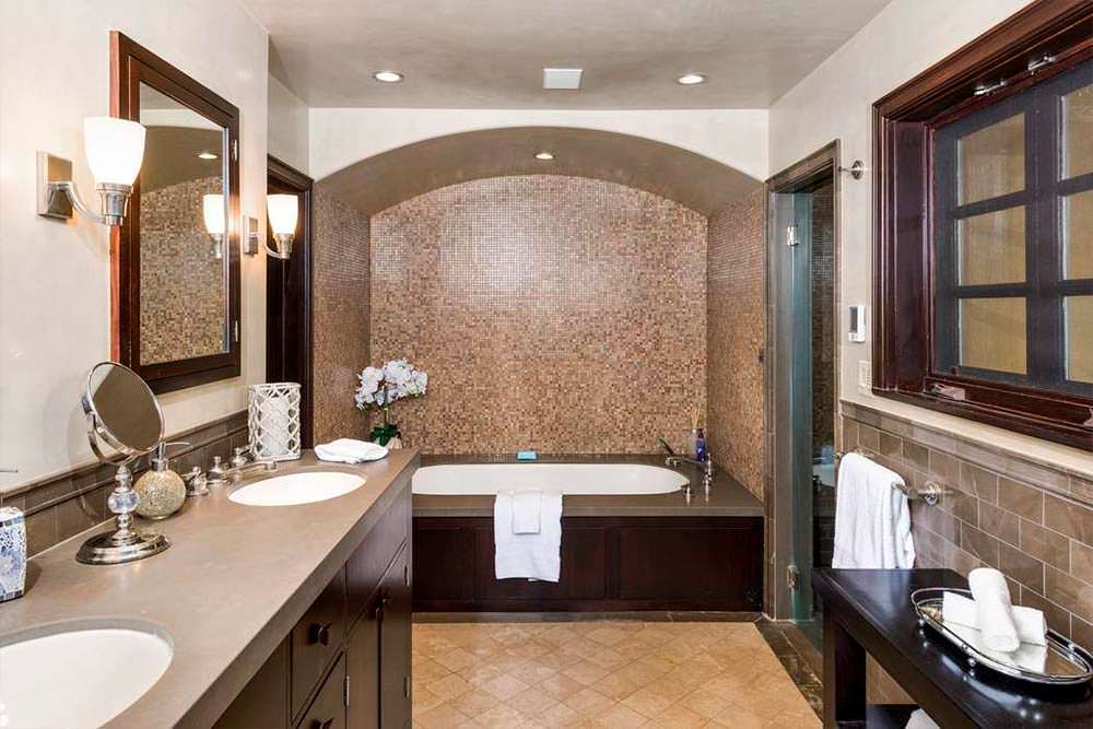 Плитка мозаика в интерьере ванной комнаты