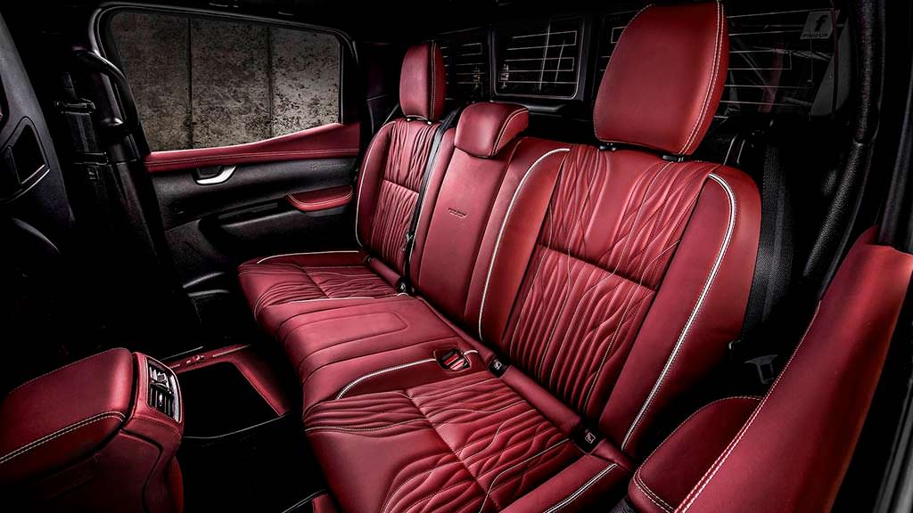 Красная кожа в салоне Mercedes-Benz X-Class Urban