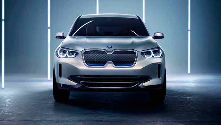 BMW сделала свой первый электро-кроссовер из X3 | фото, видео