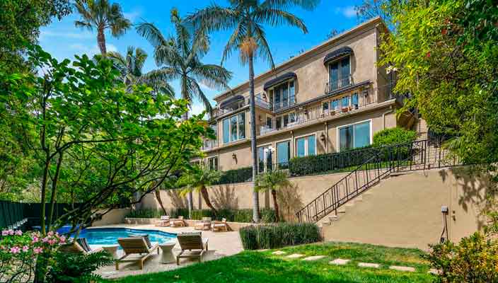 Певица Анастейша продает дом в Беверли-Хиллз | фото и цена