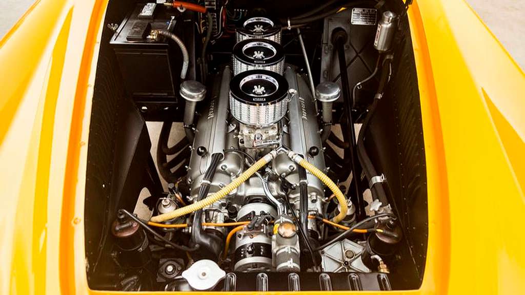 Двигатель V12 под капотом Ferrari 212 Inter 1952 года