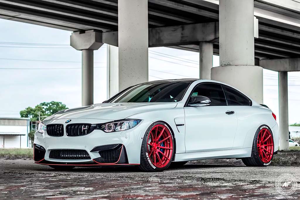 Спортивная BMW M4 Coupe. Тюнинг от ADV.1 Wheels