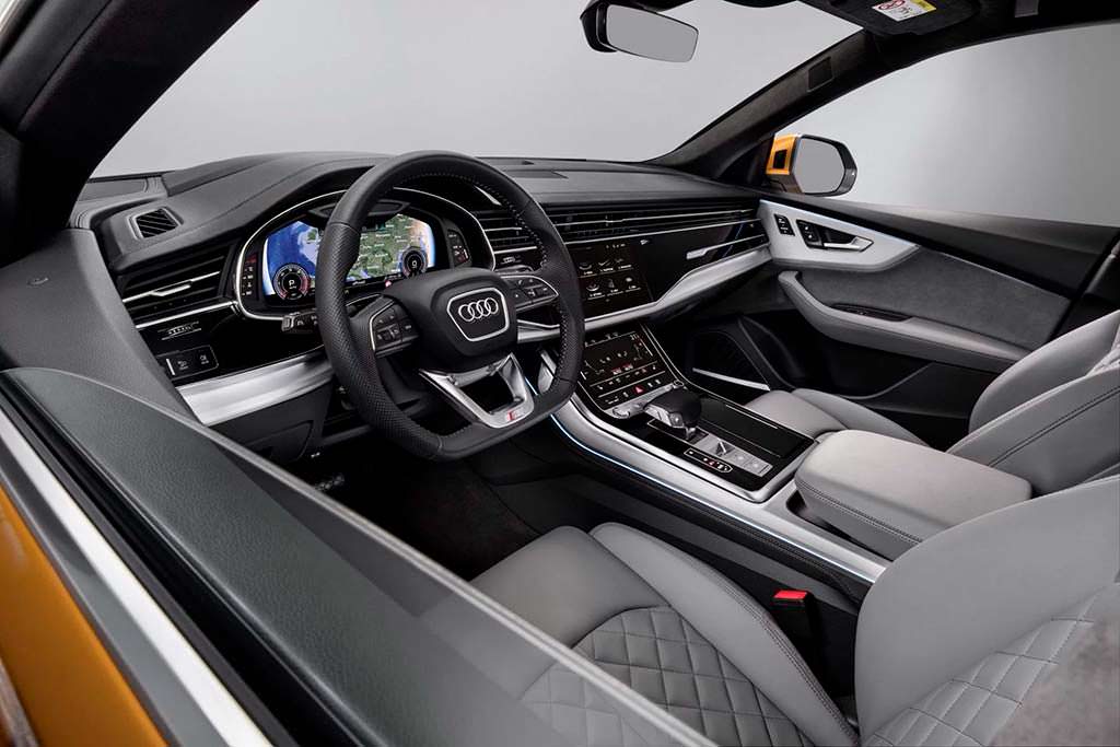 Фото салона Audi Q8