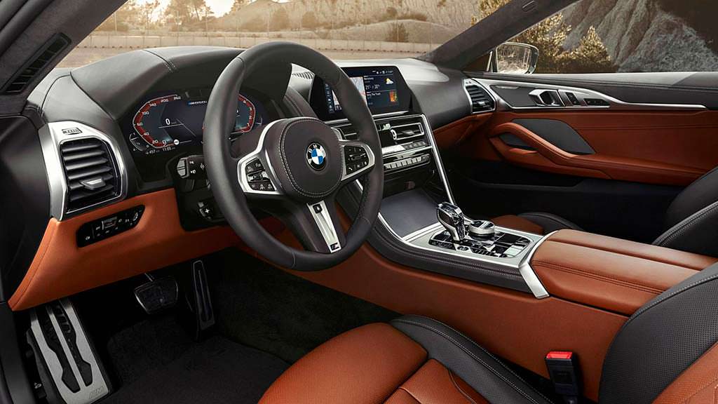 Фото салона BMW 8-Series нового поколения