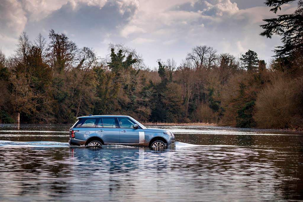 Внедорожник Range Rover 2019. Цена в Британии от £64 084